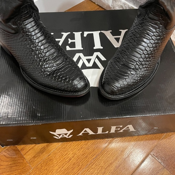 Cowboy Boots - Picture 7 of 11